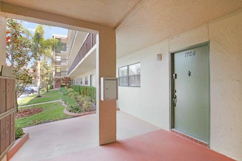 1706 Hammock Blvd #110, Coconut Creek, FL 33063