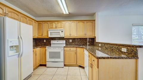 9012 NW 38th Dr #1, Coral Springs, FL 33065