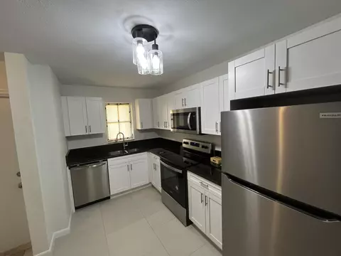 2820 SW 14th St #24, Boynton Beach, FL 33426