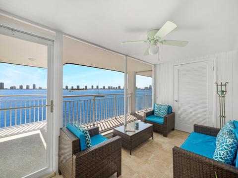 100 Shore Ct #305, North Palm Beach, FL 33408