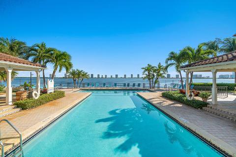 1010 Lake Shore Dr #204, Lake Park, FL 33403