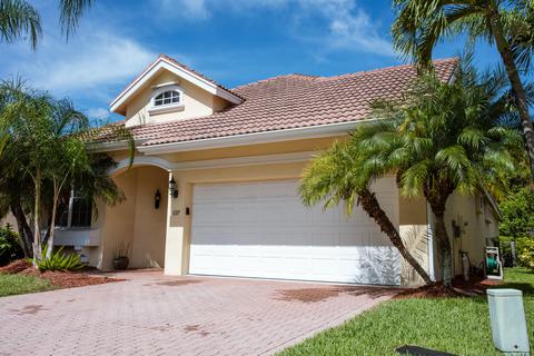 727 SW Munjack Cir, Port Saint Lucie, FL 34986