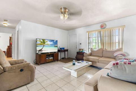 4719 NW 49th Dr, Tamarac, FL 33319