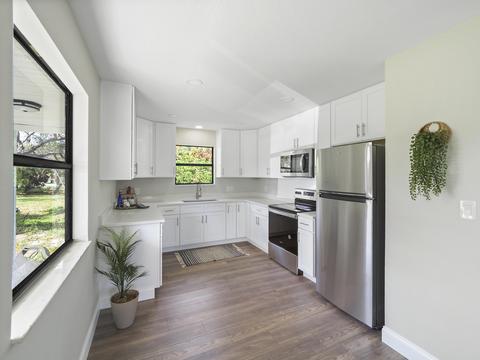 1066 Coleman St, Melbourne, FL 32935