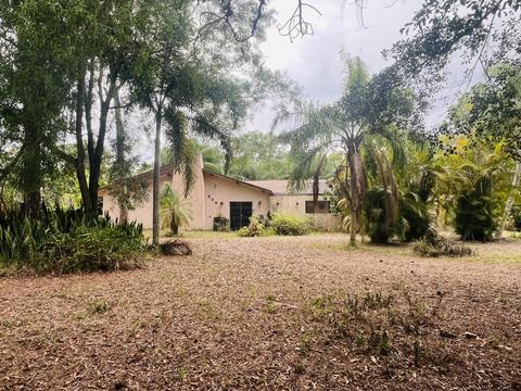 829 C Rd, Loxahatchee Groves, FL 33470