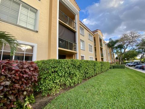 135 Yacht Club Way #105, Hypoluxo, FL 33462