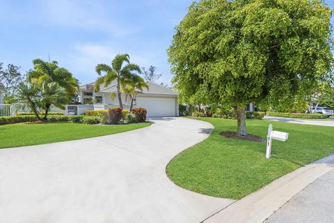189 Orange Tree Dr, Atlantis, FL 33462