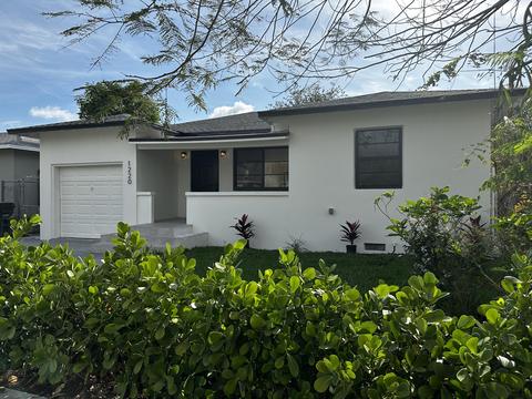 1220 N J St, Lake Worth, FL 33460