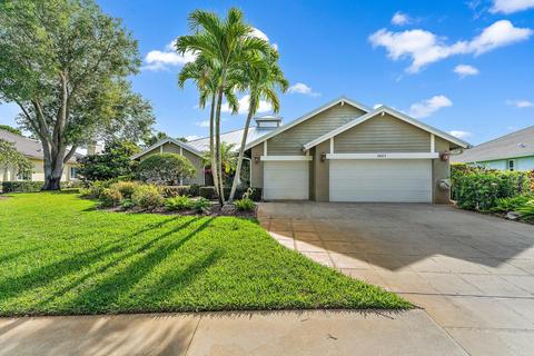 5681 SE Forest Glade Trl, Hobe Sound, FL 33455