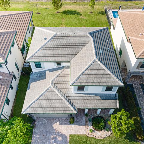 8899 Grand Prix Ln, Boynton Beach, FL 33472