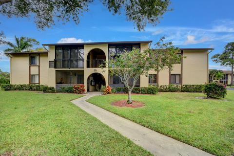 221 Pine Hov Cir #D-1, Greenacres, FL 33463