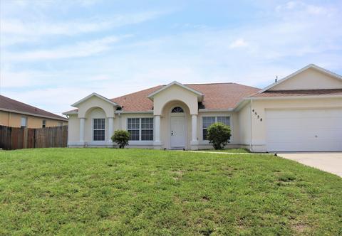 4558 SW Scope St, Port Saint Lucie, FL 34953