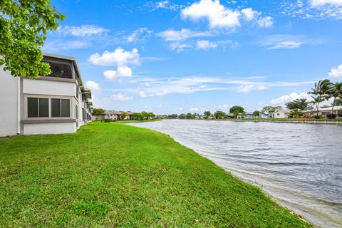 9850 W Mcnab Rd #213, Tamarac, FL 33321