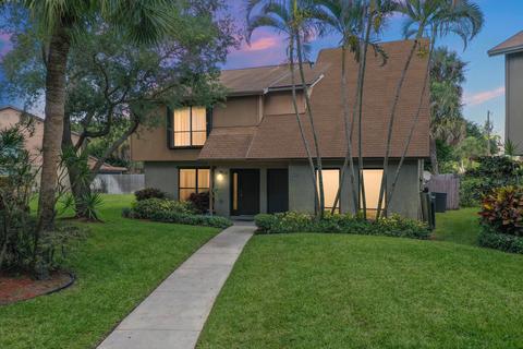 818 Sandtree Dr, Palm Beach Gardens, FL 33403