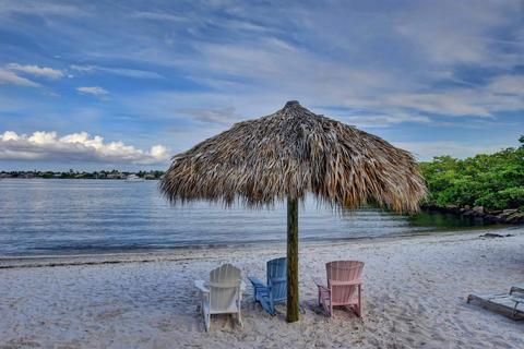 800 Scotia Dr #104, Hypoluxo, FL 33462