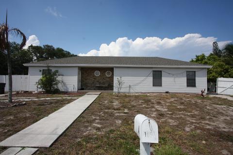 105 Wilson Rd, Cloud Lake, FL 33406