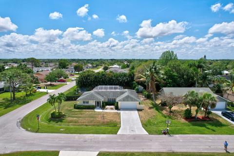 102 SW Airview Ave, Port Saint Lucie, FL 34984