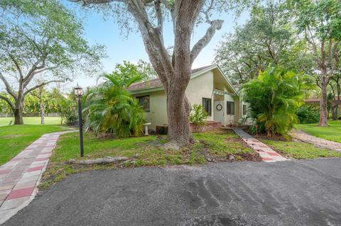 4077 Palm Forest Dr N, Delray Beach, FL 33445