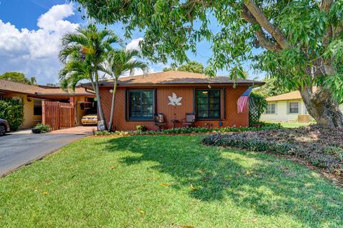 513 SE 27th Way, Boynton Beach, FL 33435