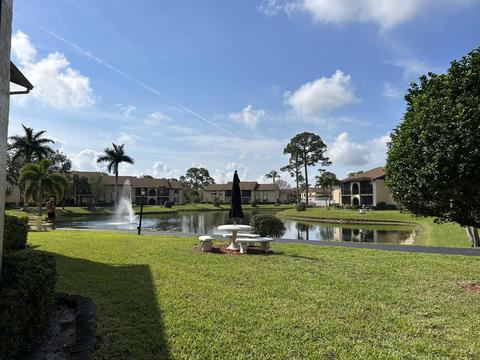 227 Pine Hov Cir #D-1, Greenacres, FL 33463