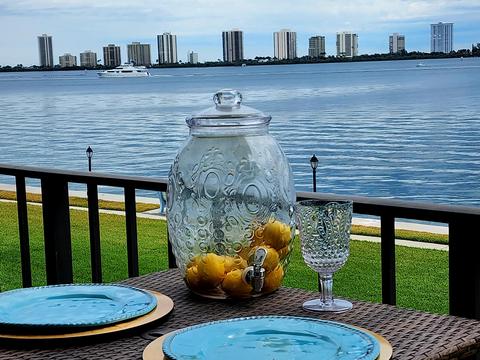 801 Lake Shore Dr #202, Lake Park, FL 33403