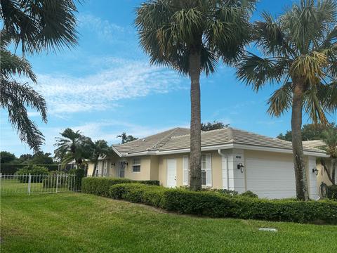 4240 Royal Oak Dr, Palm Beach Gardens, FL 33410