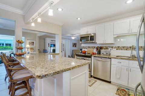 2108 SW 22nd Ct, Boynton Beach, FL 33426