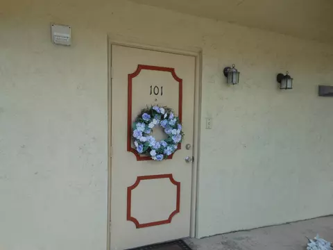 720 N Dixie Hwy #101, Lantana, FL 33462
