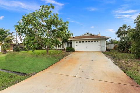 810 SE Quiescent Ln, Port Saint Lucie, FL 34983