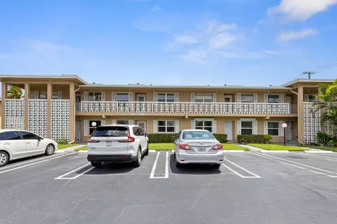 1160 Mahogany Way #202, Delray Beach, FL 33445
