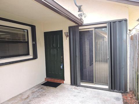 504 Springdale Cir, Palm Springs, FL 33461