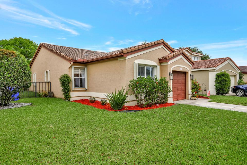  4319 NW 1st Pl, Deerfield Beach, FL 33442 photo 1