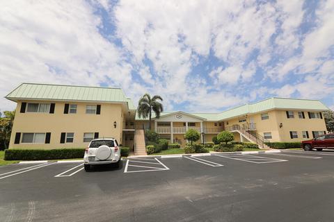 24 Colonial Club Dr #202, Boynton Beach, FL 33435