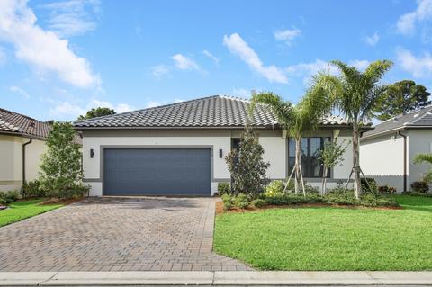 612 SE Villandry Way, Port Saint Lucie, FL 34984