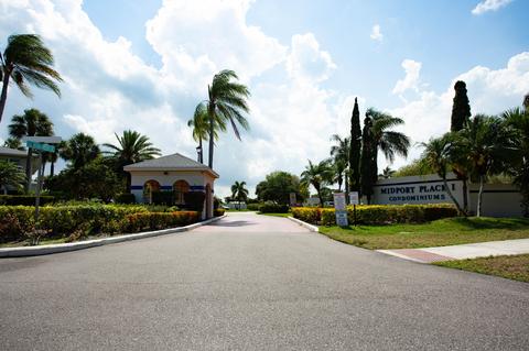 1500 SE Royal Green Cir #104, Port Saint Lucie, FL 34952