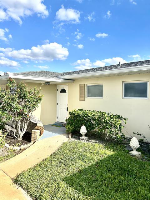 2561 Barkley W Dr #F, West Palm Beach, FL 33415