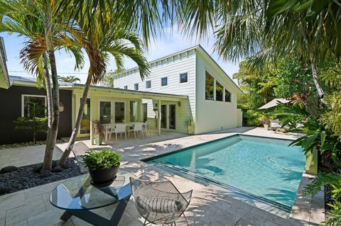1429 N Lakeside Dr, Lake Worth, FL 33460