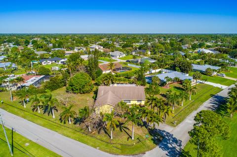2198 SE Bersell Rd, Port Saint Lucie, FL 34952