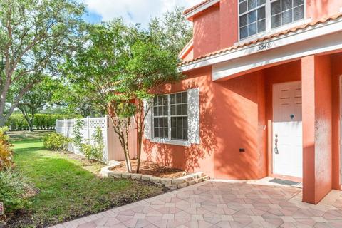 5548 Boynton Gardens Dr, Boynton Beach, FL 33437