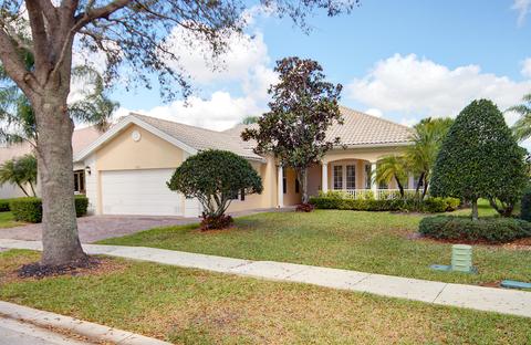 3155 Ushant Ct, Wellington, FL 33414