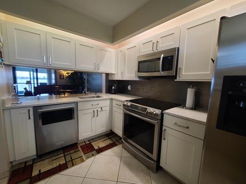 111 Lake Emerald Dr #109, Oakland Park, FL 33309