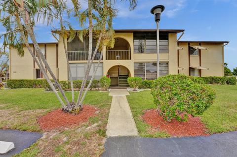 338 Pine Ridge Cir #D-2, Greenacres, FL 33463