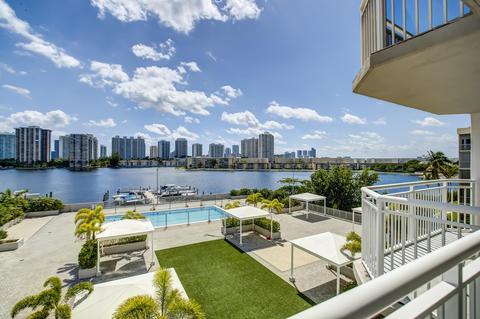 18041 Biscayne Blvd #404-4, Aventura, FL 33160