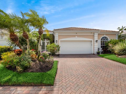 144 Coral Cay Dr, Palm Beach Gardens, FL 33418