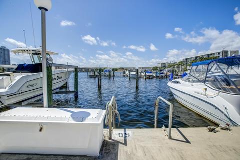 18071 Biscayne Blvd #D9, Aventura, FL 33160