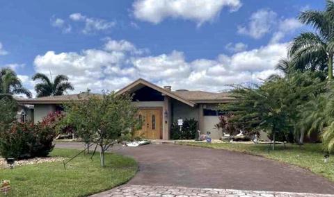 2575 SE 9th St, Pompano Beach, FL 33062