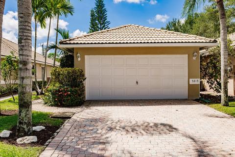 5215 Grande Palm Cir, Delray Beach, FL 33484