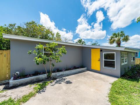 708 SW 8th Ct, Delray Beach, FL 33444