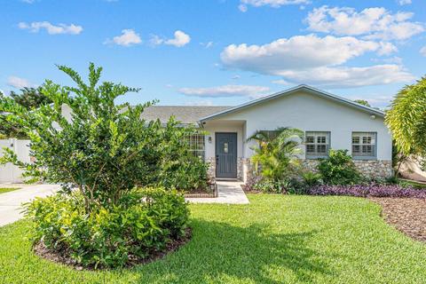 9020 SW 1st St, Boca Raton, FL 33428