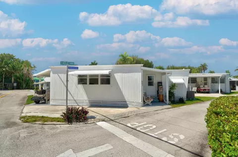 201 Eagle Dr #D, Briny Breezes, FL 33435